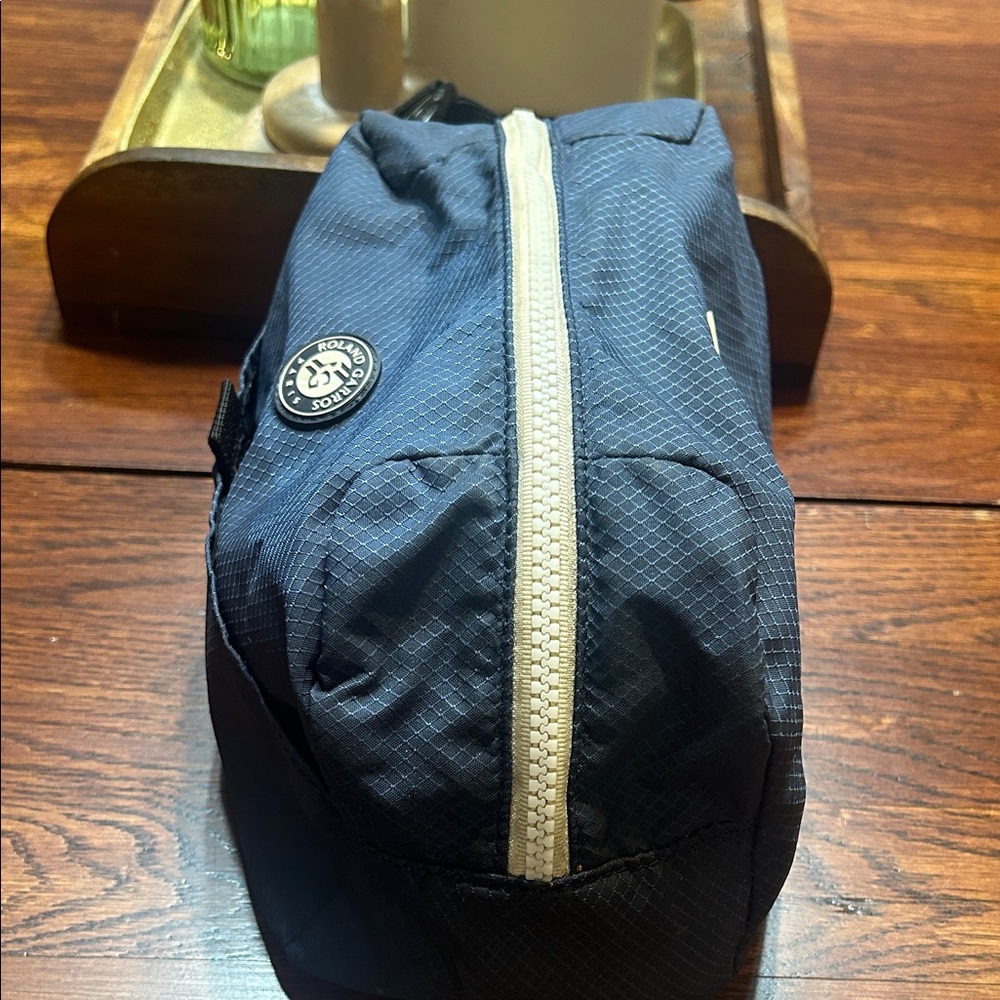 Lacoste Sport Roland Garros Paris Dark Blue Toiletry Bag - Picture 3 of 6